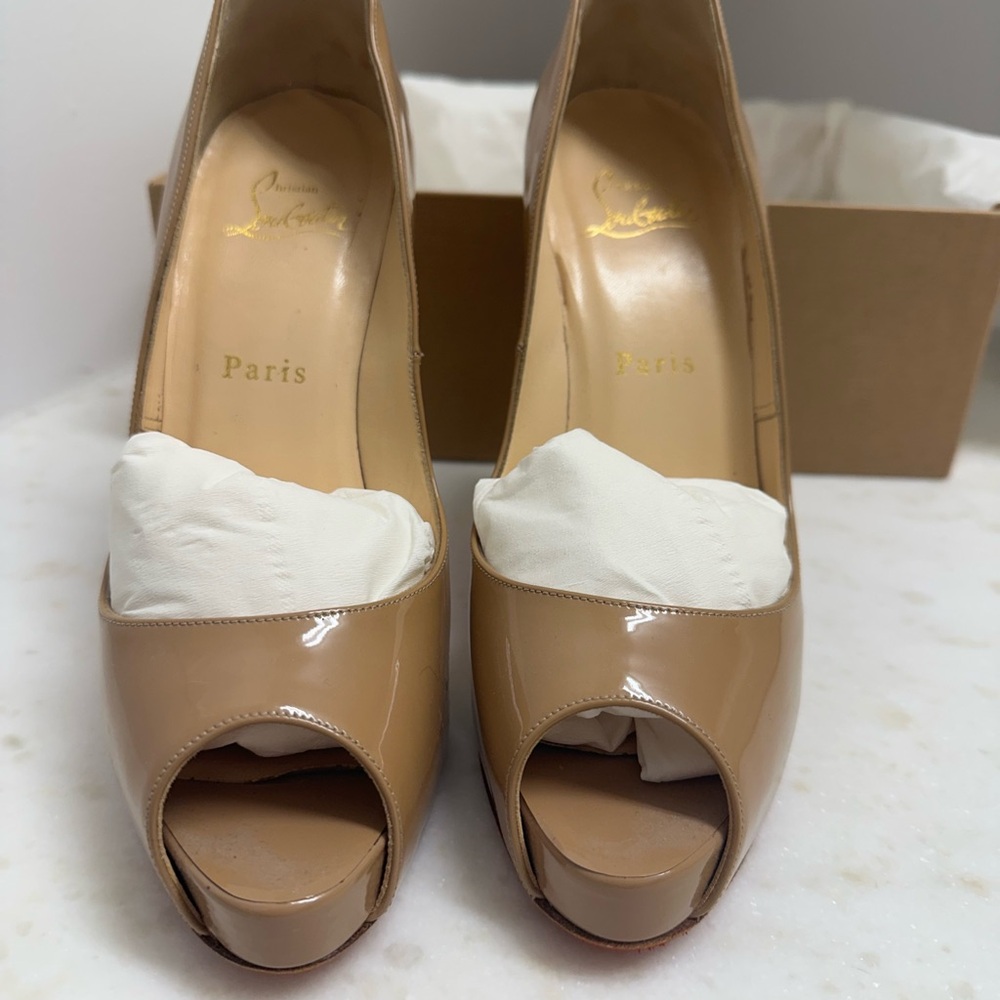Christian Louboutin Nude Very Prive Patent 37.5